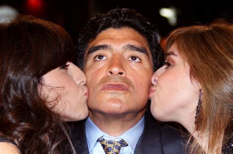 Hija De Maradona Se Opone A Que Subasten Las Pertenencias De Su Padre