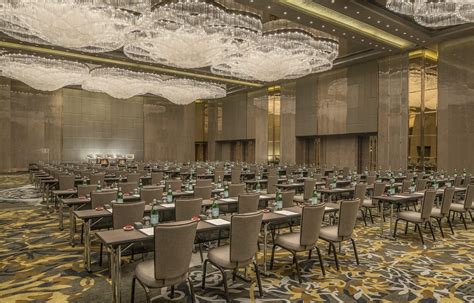 Four seasons place is an exclusive serviced residences with the four seasons hotel kuala lumpur. Four Seasons Hotel, Kuala Lumpur, Malaysia - Electronics ...