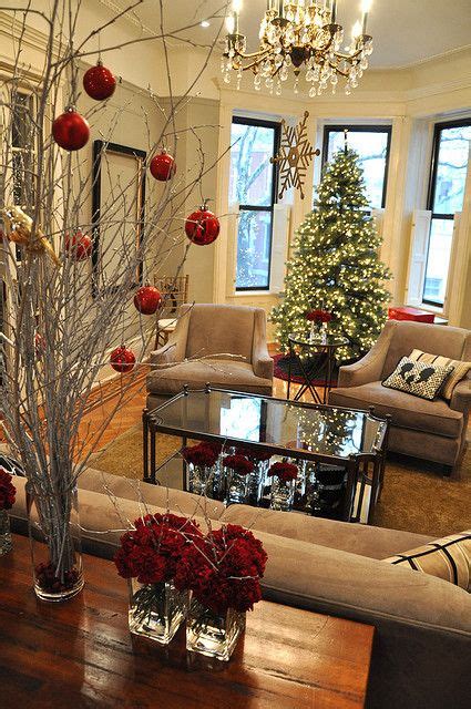 Below are 20 ideas worth copying to make small apartments and homes shine all december long. 41 Christmas Decoration Ideas for Your Living Room -DesignBump