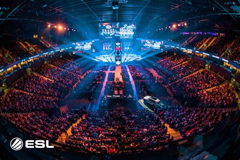 Esl Signs Exclusive Broadcasting Deal With Facebook For Its Csgo