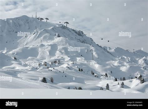 Mountain Skiing Slopes Snowy Alpine Landscape Stock Photo Alamy