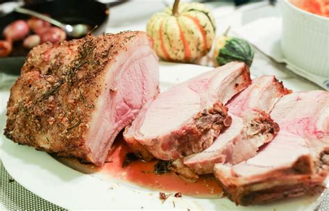Large eye of lean loin meat and no tenderloin meat. Bone-In Center-Cut Pork Roast Recipe