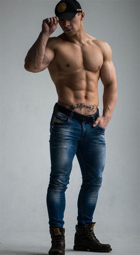 Pin By Mateton On Carn Amb Jeans Y Pits Sexy Men Muscle Men Hot Jeans