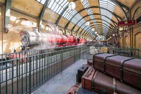 Top 8 Reasons Why You Need To Ride Hogwarts Express Both Directions