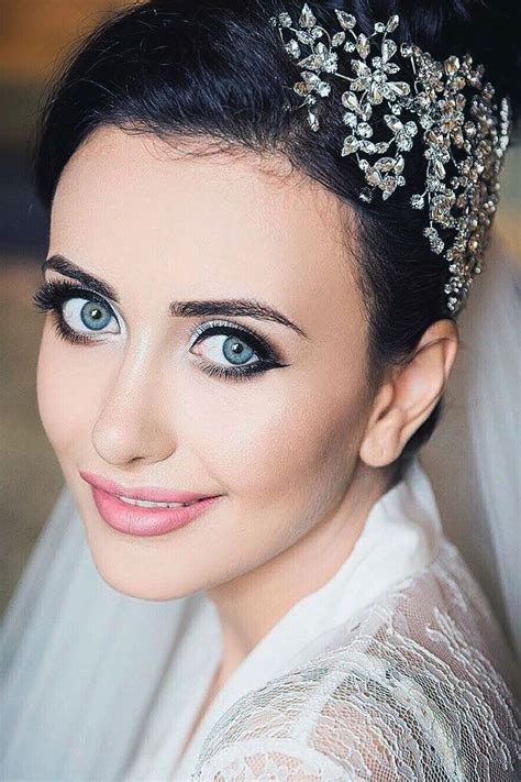 36 Bright Wedding Makeup Ideas For Brunettes Wedding Forward Spring Wedding Makeup Wedding