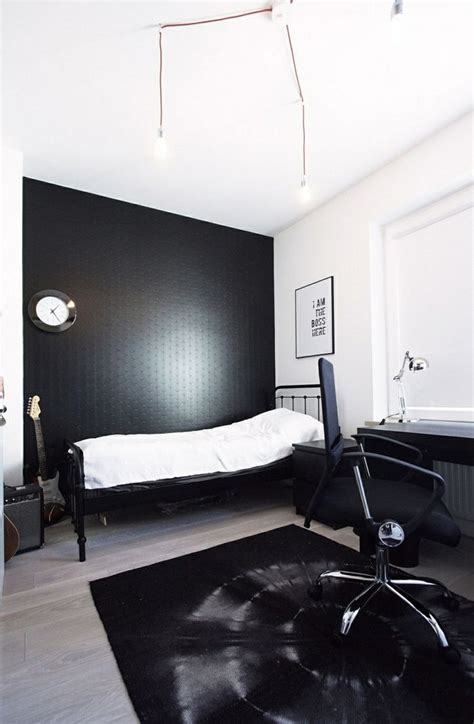 Wenn ihnen eine schlafzimmer renovierung oder neugestaltung bevorsteht, machen sie sich bestimmt gedanken über die perfekte wandfarbe. Wandfarbe Schwarz: 59 Beispiele für gelungene Innendesigns ...