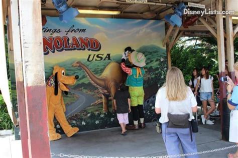 10 Reasons We Love Dinoland Usa In Animal Kingdom At Disney World
