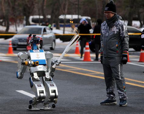 Qué hora es en?, tiene por objetivo convertirse en líder mundial en la prestación de las horas locales del mundo con los ajustes. HUBO, un robot humanoide que camina multifuncional, lleva ...