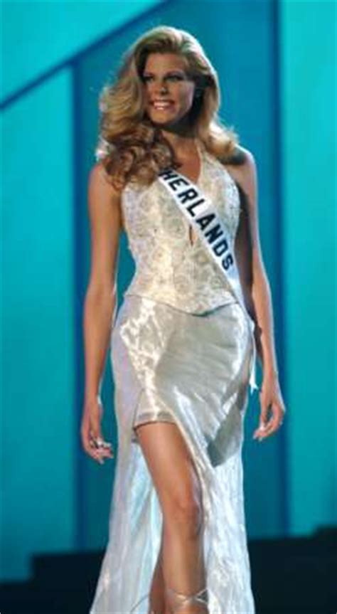 Kim kotter over de scala afslankbroeken. Miss Universe NL '02 | Miss Holland Now