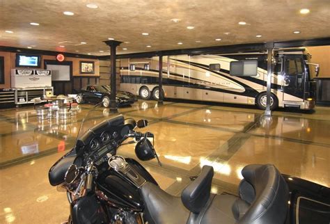 6 Plus Cars In This Showroom Garage With Rv Bay And