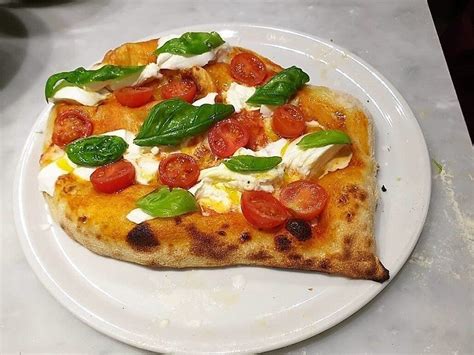 Italian pizza comes in various shapes and toppings but, above all, it is a mouthwatering delight. A Guide to Italian Pizza Types
