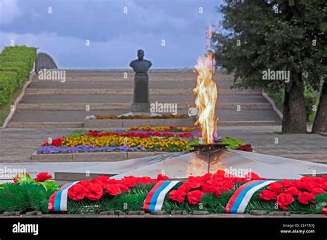 Eternal Flame Memorial in memory of the unknown soldier at the Eternal