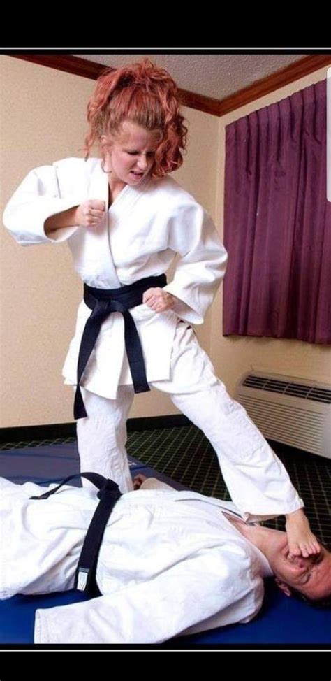 Face Smash With The Sole Of Pain Martial Arts Women Women Karate Martial Arts Girl