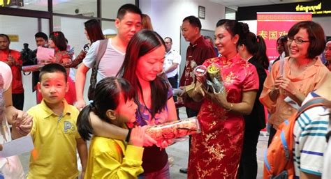 chinese tourists flock to phuket