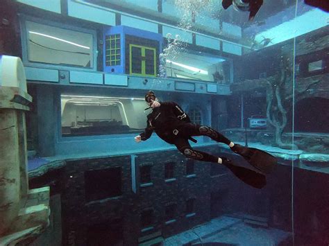 Look Worlds Deepest Diving Pool In Dubai Is An Underwater City With