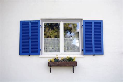Hd Wallpaper Window Europe Romantic Quaint Blue Old Architecture