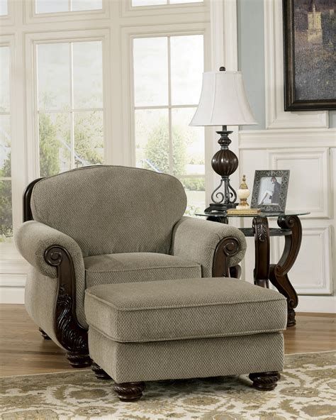 Martinsburg Meadow Traditional Upholstered Chair With Carved Wood