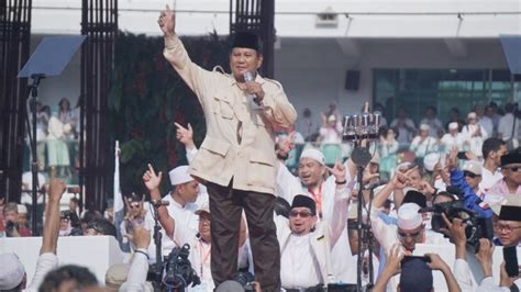 Foto Perbandingan Massa Kampanye Jokowi Dan Prabowo Di Gbk