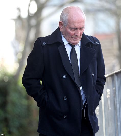 Tommy Cannon Fights Back Tears At Funeral Of Comedy Partner Bobby Ball Daily Mail Online