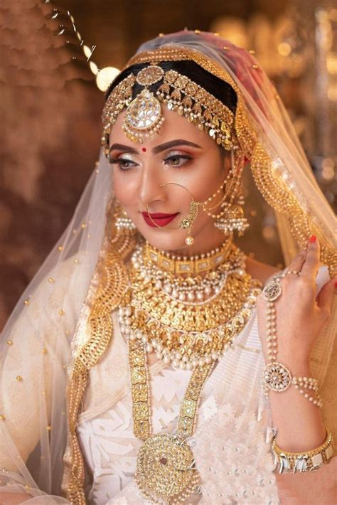 Indian Bride Photography Poses Bridal Makeup Images Indian Wedding Bride Dulhan Bridal