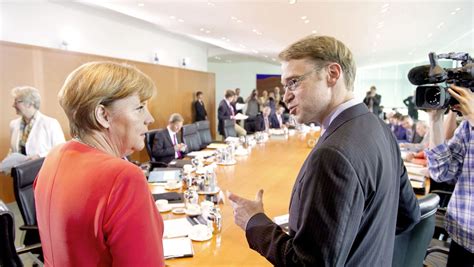 Breaking Taboos Concerns Mount In Germany Over Ecb Bond Buys Der Spiegel