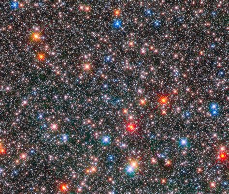 Hubble Captures Glittering Crowded Hub Of Our Milky Way Esahubble