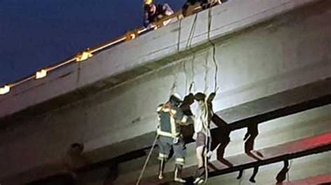 Mexico 6 Bodies Found Hanging Off Bridges Near Popular Tourist Resort