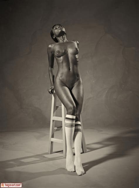 Ebony Goddess Simone Shows Athletic Body In Classic Nudes