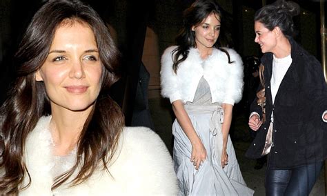 Katie Holmes Tops Off Her Most Fashionable Day Yet Daily Mail Online