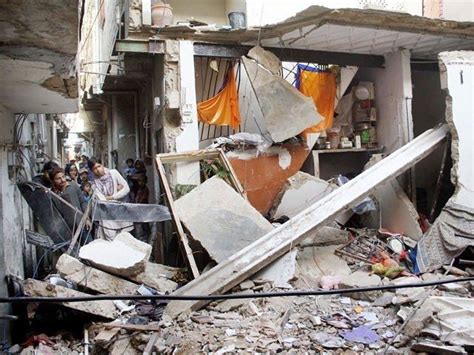کراچی گھر میں پانی کے ٹینک میں دھماکہ، 9 افراد زخمی