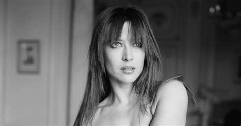 I Love To Expose Sophie Marceau Topless Photoshoot