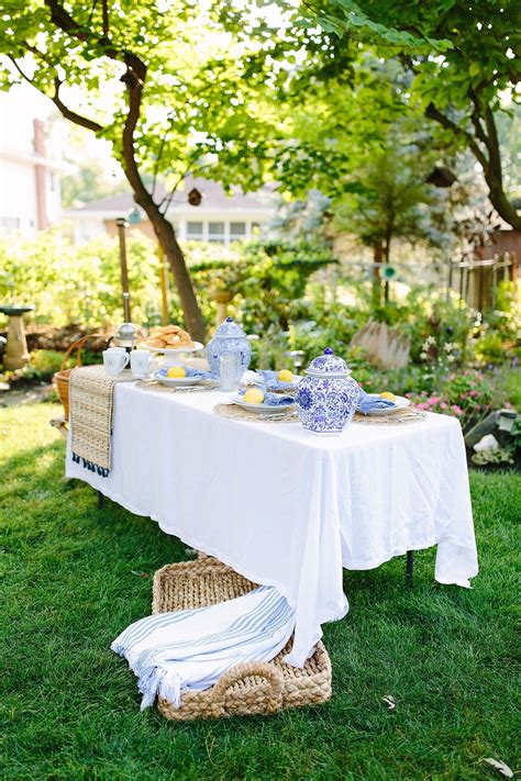 How To Host Brunch For A Crowd Effortless Advice For Throwing A