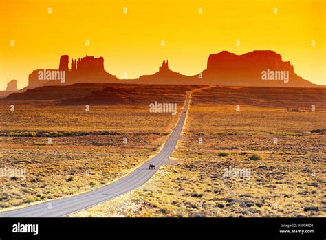 Route 163 Leading To Monument Valley Utah Usa Stock Photo Alamy