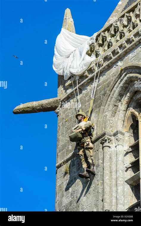 Sainte Mère église Paratrooper Hi Res Stock Photography And Images Alamy