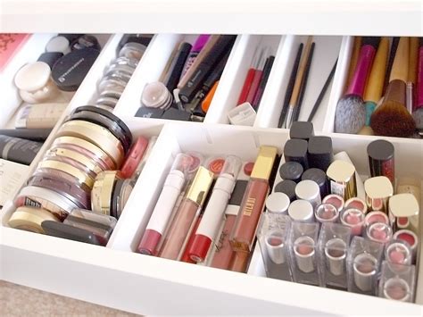 Repeat until you have enough strips to make the dividers for your drawers. DIY Makeup Drawer Dividers ~ Stephii Mattea