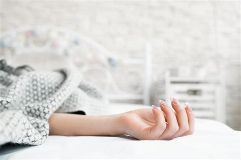 Numbness In Hands While Sleeping Why It Happens And How To Stop It The Sleep Doctor