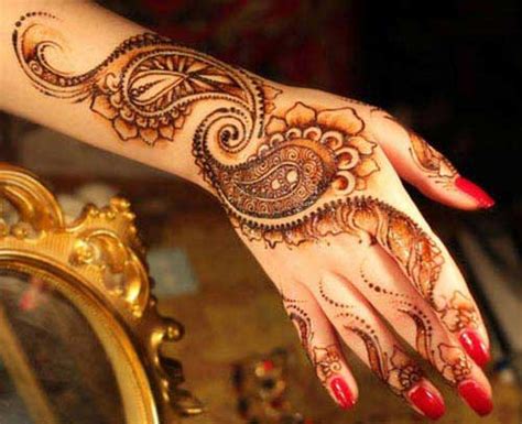 Top 20 Beautiful Engagement Mehndi Designs For Womens