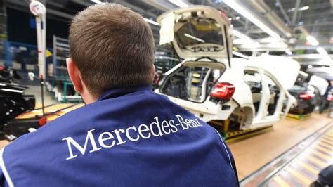 Anwesenheitsbonus Daimler Belohnt Mitarbeiter Ohne Fehltage N Tv De