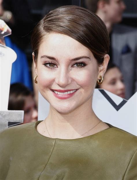 Shailene Woodley Wearing Her Short Hair Simple And Slicked Back With
