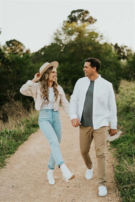 Spring Engagement Photos Outfits Couple Engagement Pictures Engagement Session Outfits March