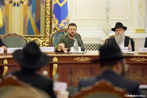 Ukrainian President Meets With Chabad Rabbis Ahead Of Rosh Hashanah