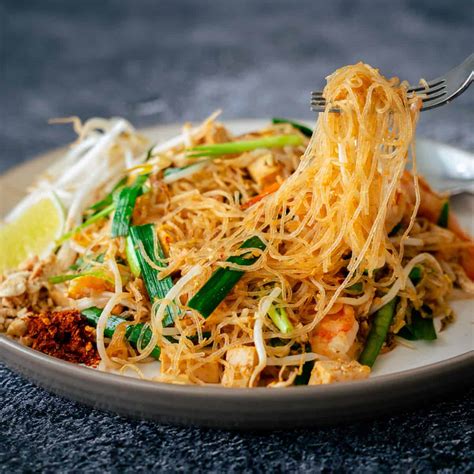 Easier And Healthier Pad Thai With Glass Noodles Hot Thai Kitchen