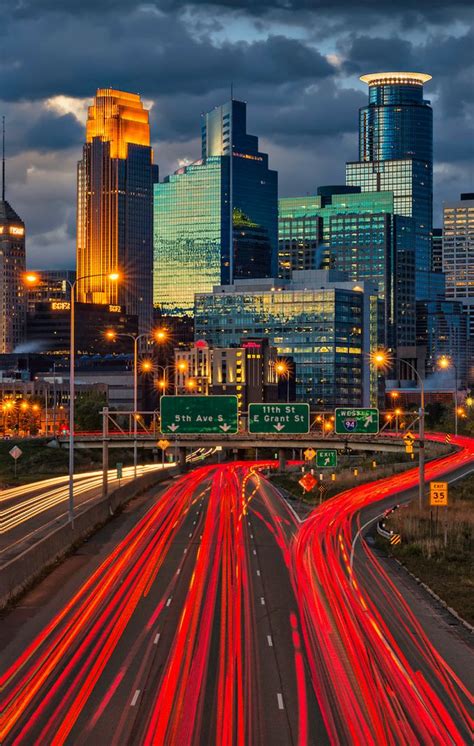 Minneapolis Minnesota Downtown Skyline Id Love To Visit Minnesota It