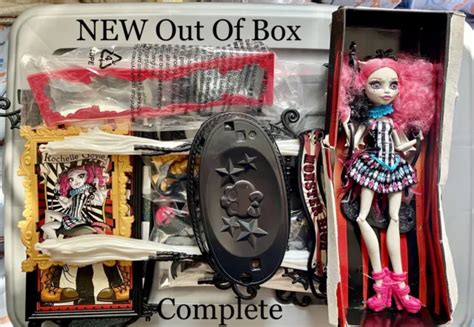 Complete Monster High Rochelle Freak Du Chic Circus Scaregrounds Set