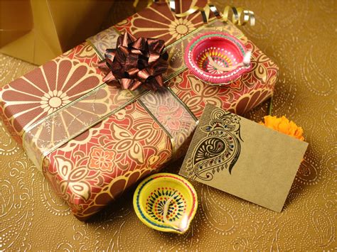 15 Unique Gifts This Diwali That Are Light on the Pocket - Money View Loans