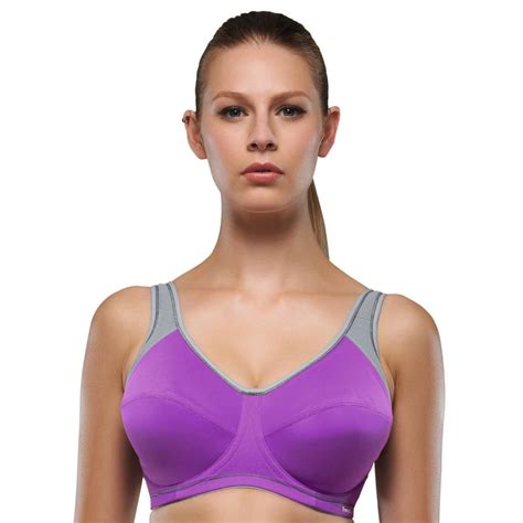 Featuring a secret protective moulded layer inside which helps to support, give shape and separate the breasts. Sports Bra Review - Freya Active 30GG - Becky's Boudoir