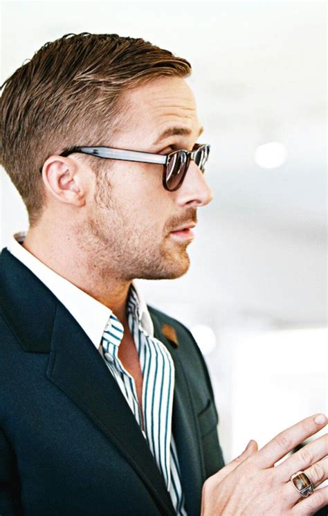 Here are the best 6 style tips as seen by ryan gosling himself to make you a more stylish gentleman. getlemen-society | Ryan gosling hair, Ryan gosling style ...