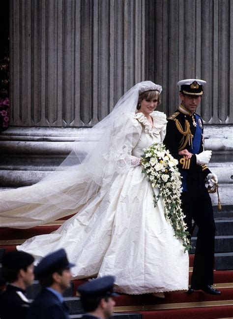 Diana, princess of wales1), урождённая диана фрэнсис спенсер (англ. Why Princess Diana Agreed to Divorce from Prince Charles ...