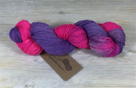 Variegated Hand Dyed Yarn Fuchsia 4plysock 100g425m By