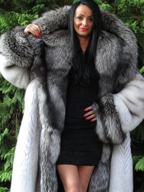 nadire atas on women s designer fur coats and jackets swing coats fur street style fur fashion